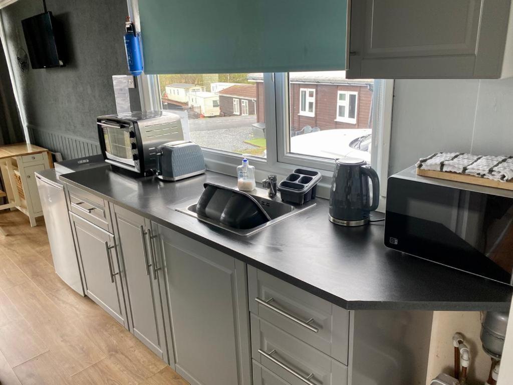 Chalet 135 - Clarach Bay Holiday Village Aberystwyth Extérieur photo